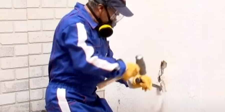 Reparacion de Muros con Salitre y Moho Ciudad de Mexico Primero debemos retirar todo el material dañado por encima de 50 cm de altura del área a tratar