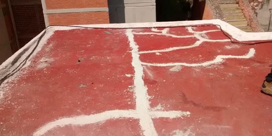 Reparación de losa dañada por filtraciones de agua